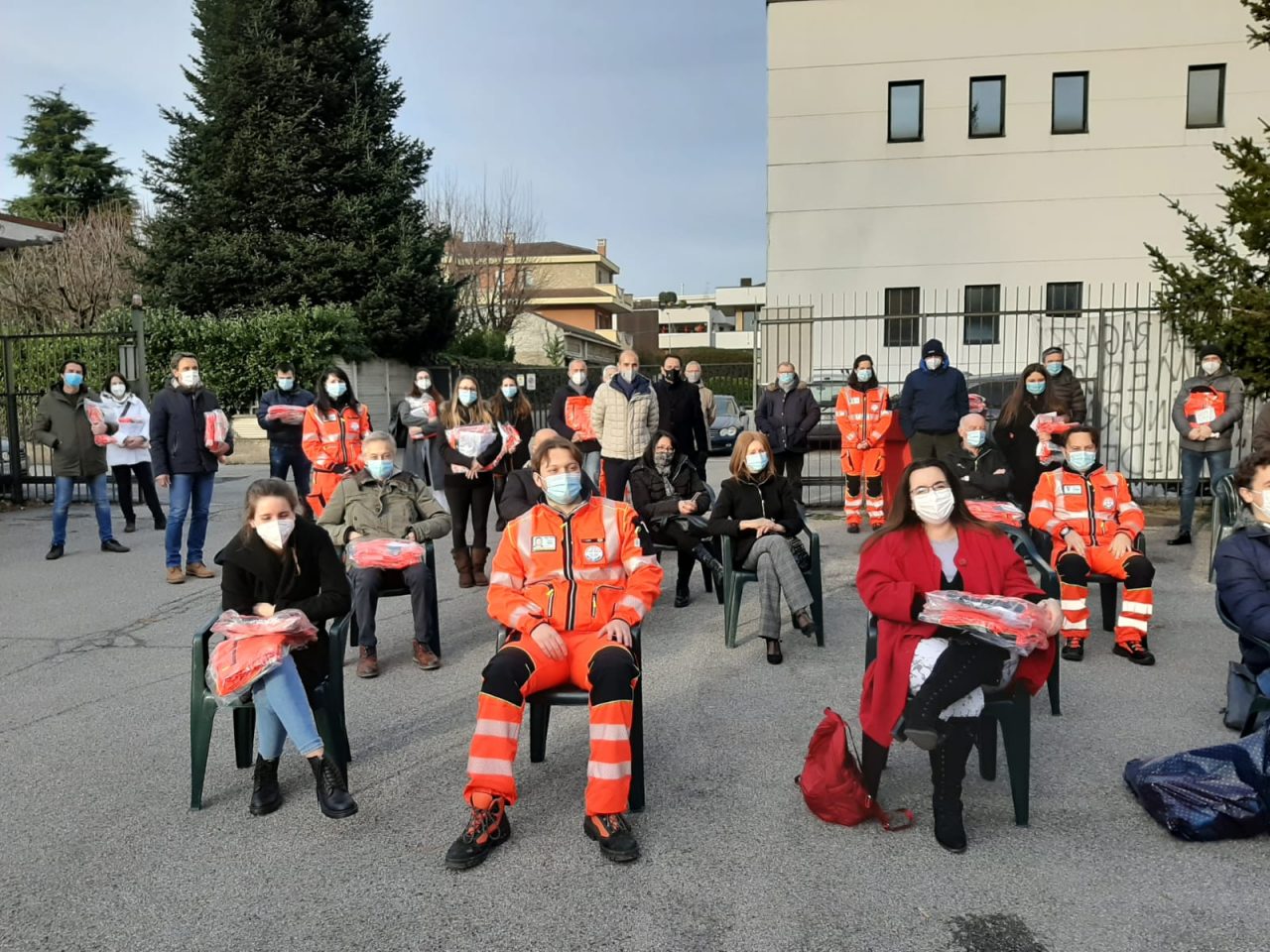 Nuove divise e più sicure per i soccorritori di Avis Meda