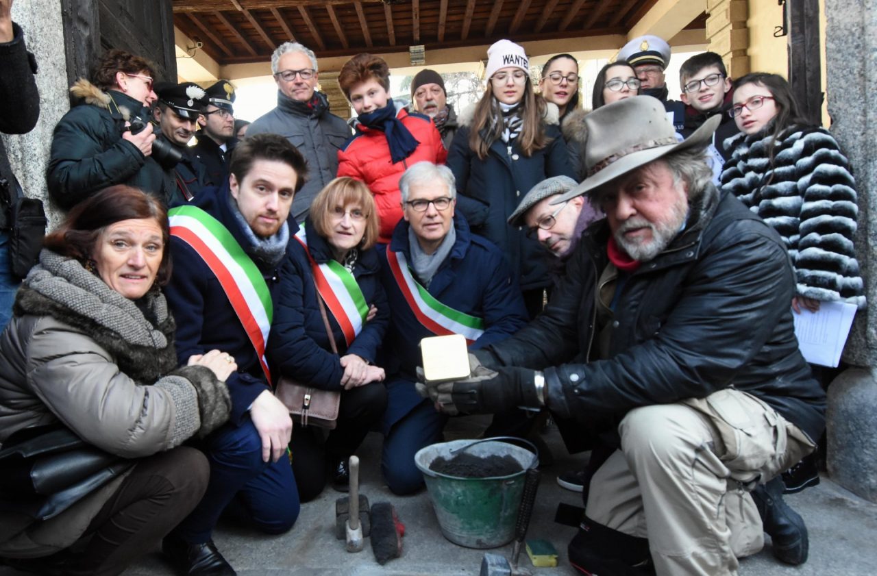 Una Pietra d’inciampo per lo scrittore prigioniero nel lager