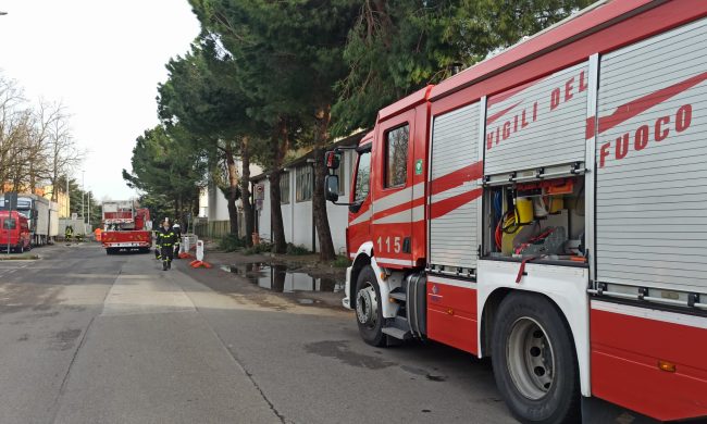 Vigili del fuoco pochi e con mezzi vecchi: il caso in Senato