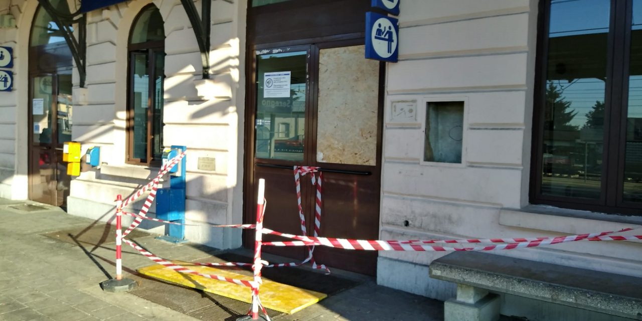 Degrado in stazione, chiude la sala d’aspetto di notte