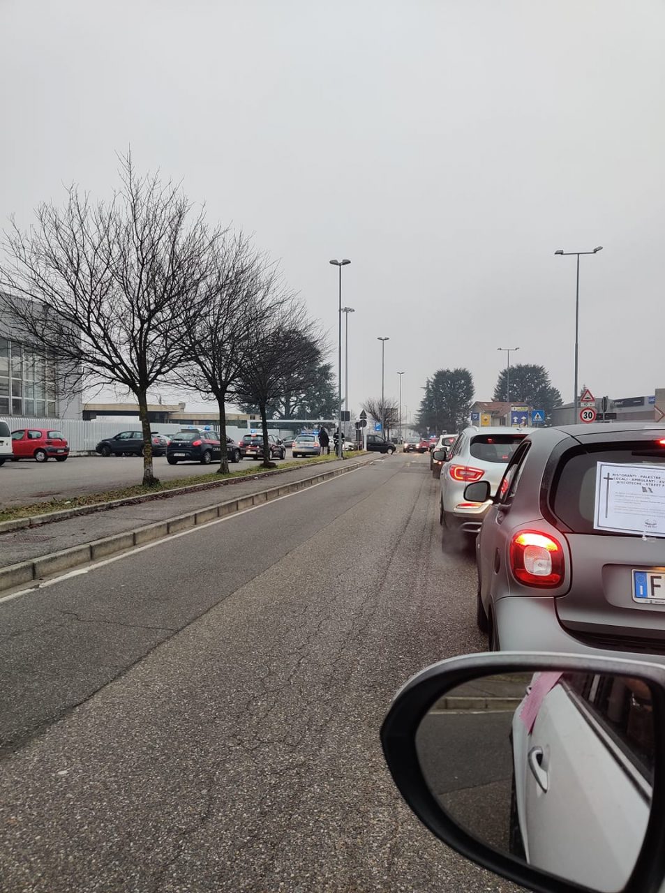 Valassina bloccata dal corteo funebre