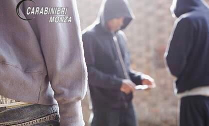 Minorenne scappa dai Servizi sociali per spacciare: arrestato dai Carabinieri