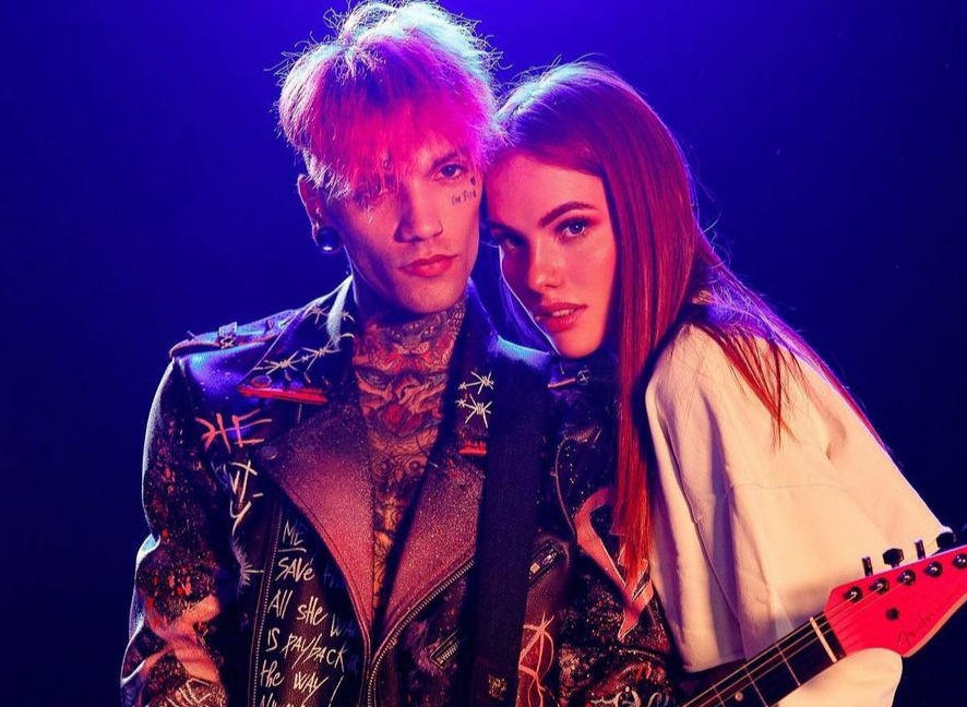 Da TikTok alla musica: influencer besanese nel video di GionnyScandal