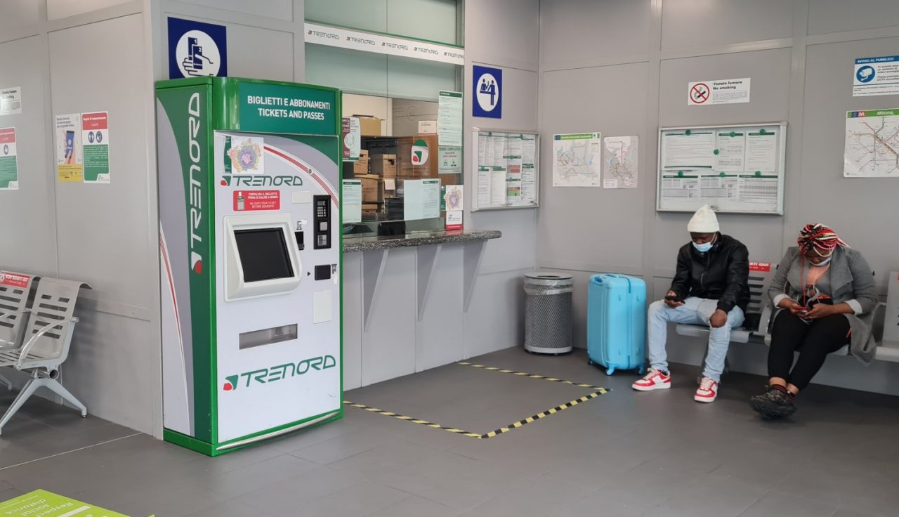 Chiusura biglietteria Arcore, l’assessore contro la Lega: “Avete la faccia come…”