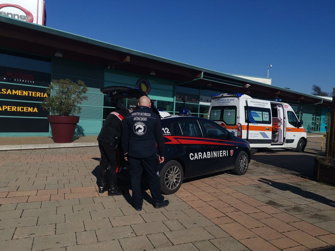 Bimbo si è perso al centro commerciale, intervengono i carabinieri