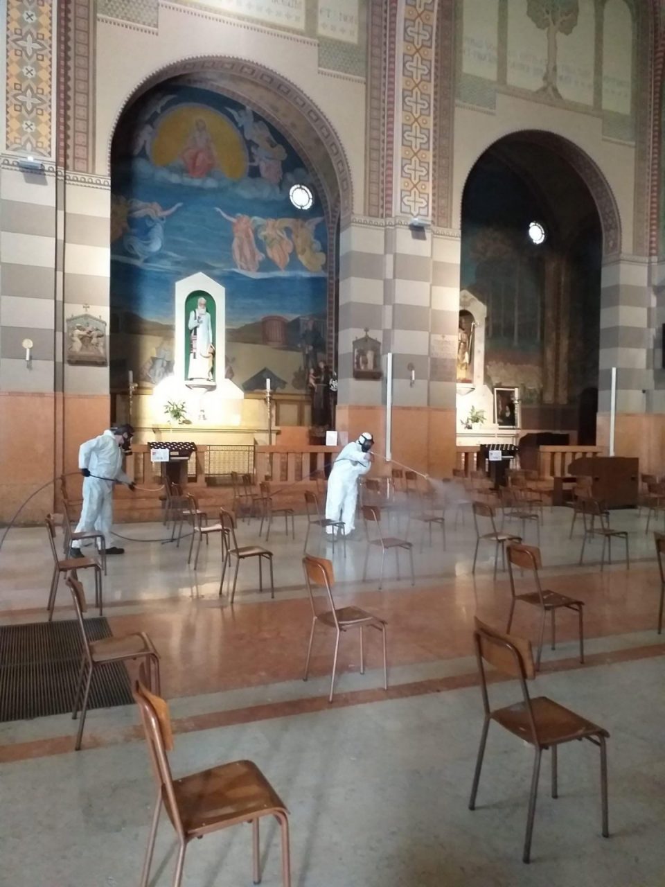 Sanificati le chiese e gli oratori chiusi per Covid