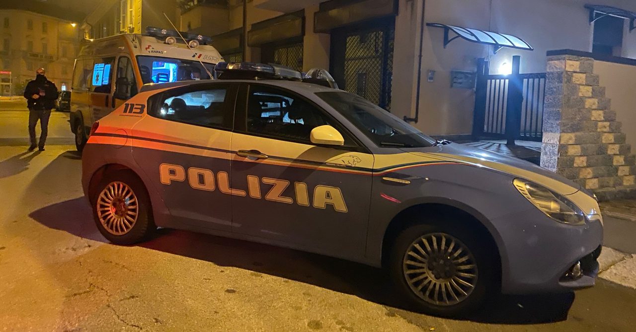 Anziano spintona il badante che finisce in ospedale