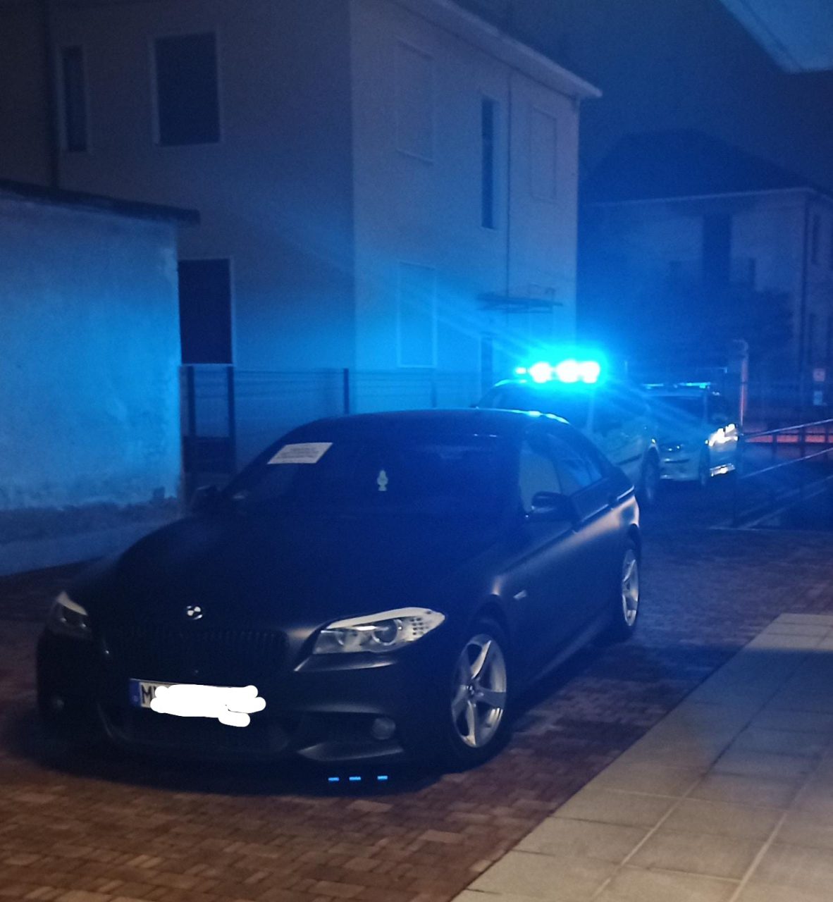 Abusivo al mercato, un prestanome e auto estera: tutti beccati