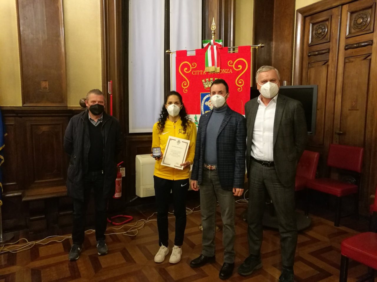 Antonella Inga, campionessa italiana, premiata in comune a Monza