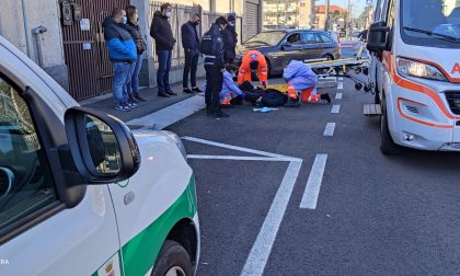 Cade dalla bici, 89enne finisce in ospedale