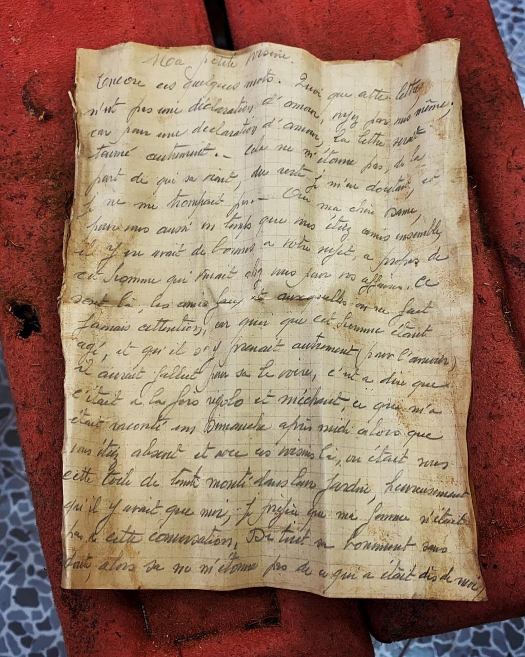 Una lettera d’amore, i suoi segreti e quell’invito per una cioccolata…