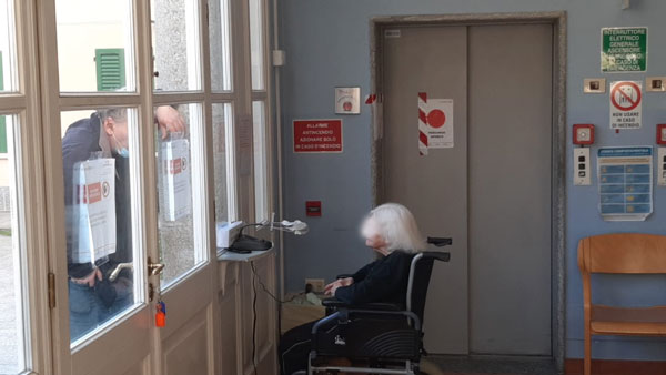 A “Villa Teruzzi” installato l’interfono per comunicare con gli ospiti