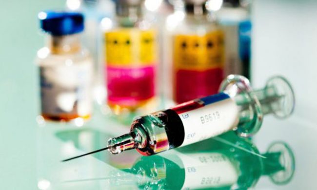 Vaccini Covid, dalle 13 di oggi via alle prenotazioni per gli over 80
