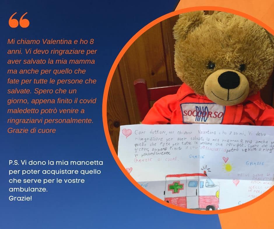 I soccorritori salvano la madre e la bimba regala loro la paghetta
