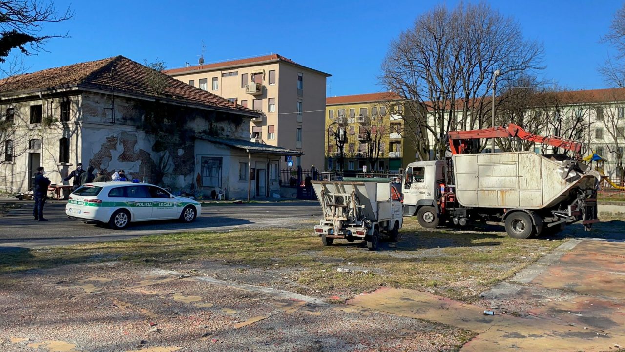 Monza, sgomberata (ancora) l’area dell’ex Macello di via Procaccini