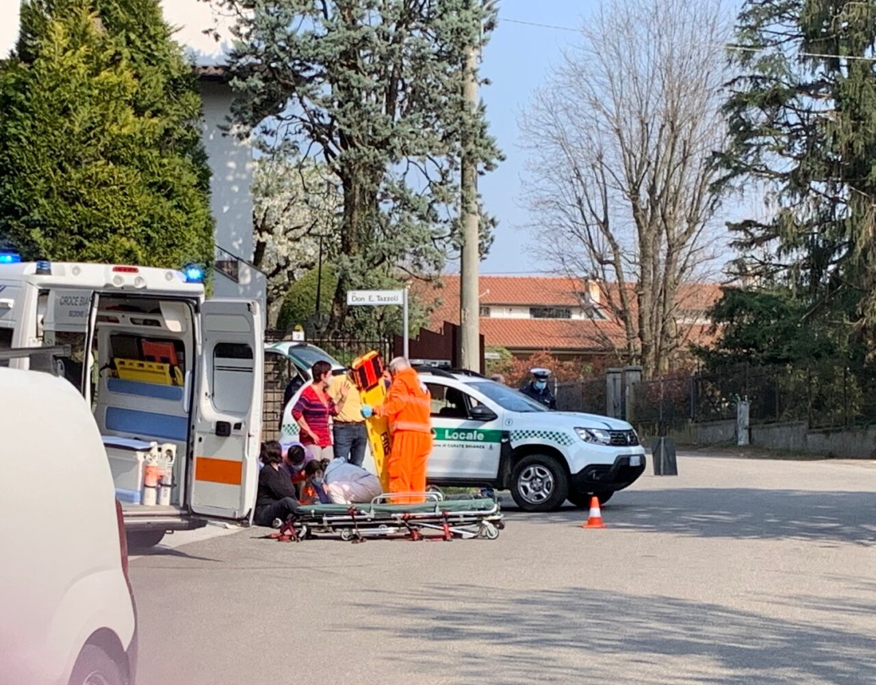 Carate Brianza, bimbo di 8 anni investito in bicicletta