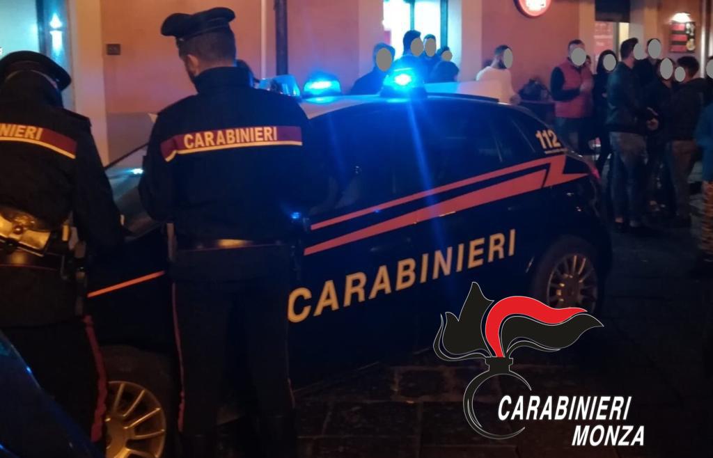 Muggiò, festino clandestino in un bar: 13 sanzioni e un arresto