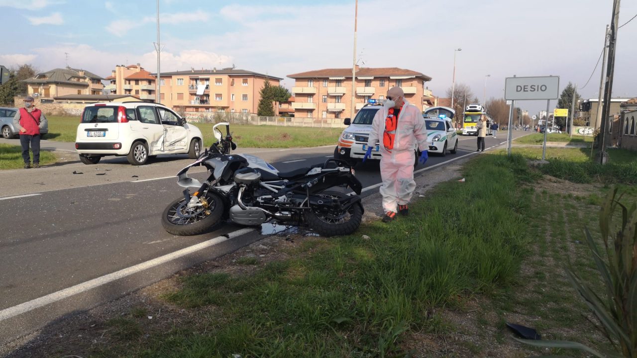 Incidente all’incrocio tra Desio e Bovisio: ferito un motociclista
