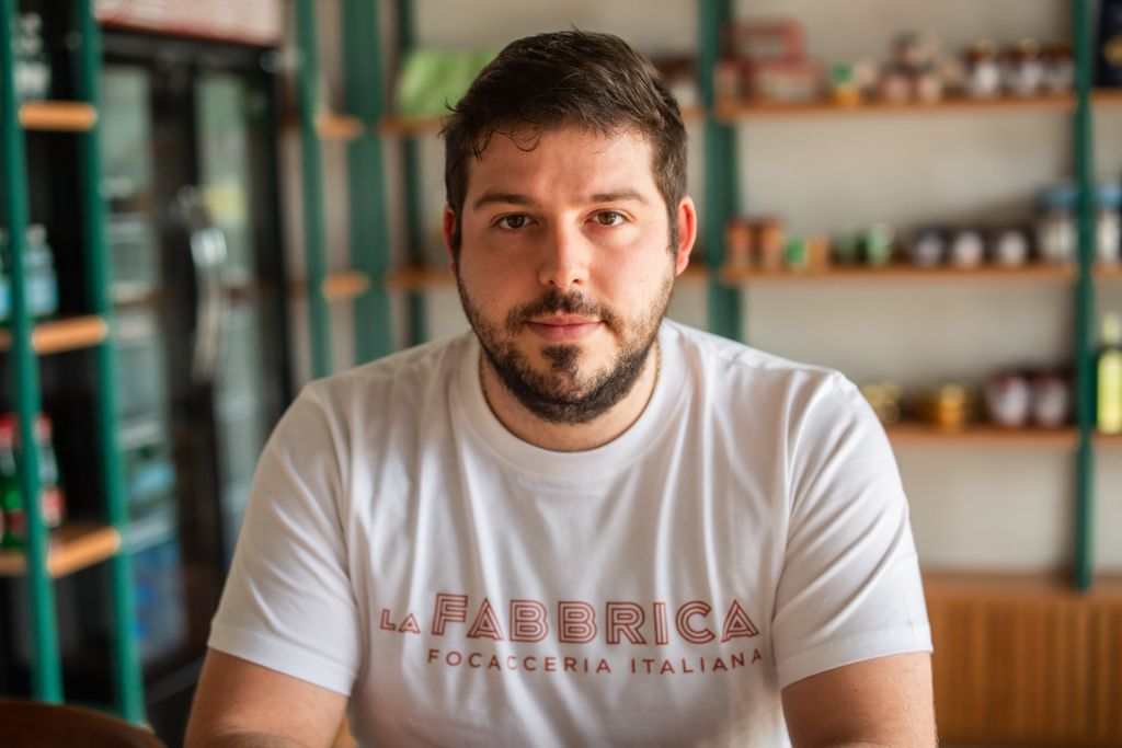 Ha girato le cucine di tutto il mondo, ora conquista Dubai con la sua focacceria