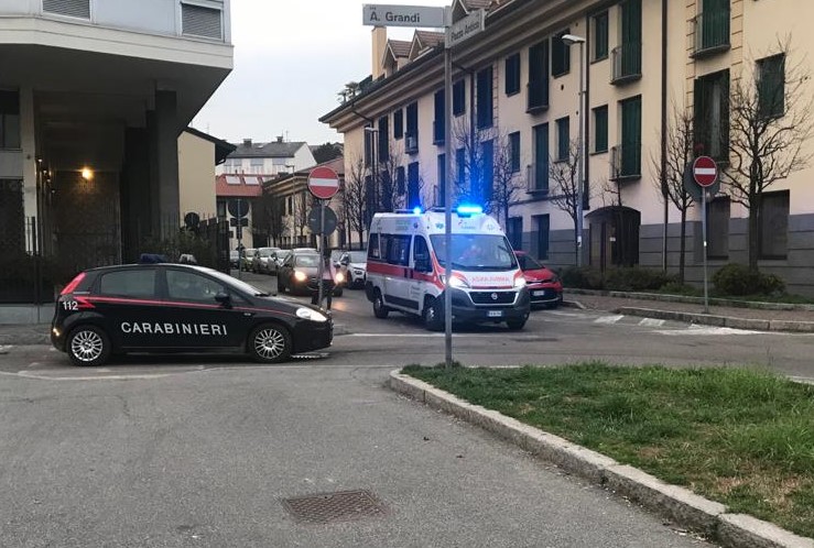 Scontro tra bande rivali, e spunta anche un machete