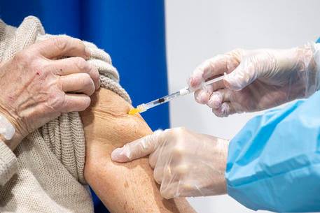 Domani, 21 aprile, un camper a Desio e Carate per vaccinare i soggetti fragili