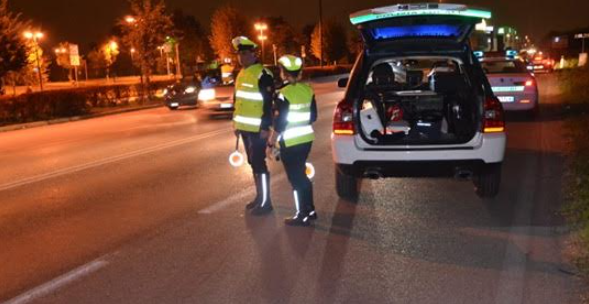 Fermato in auto per un controllo: 30enne trovato con la droga finisce nei guai