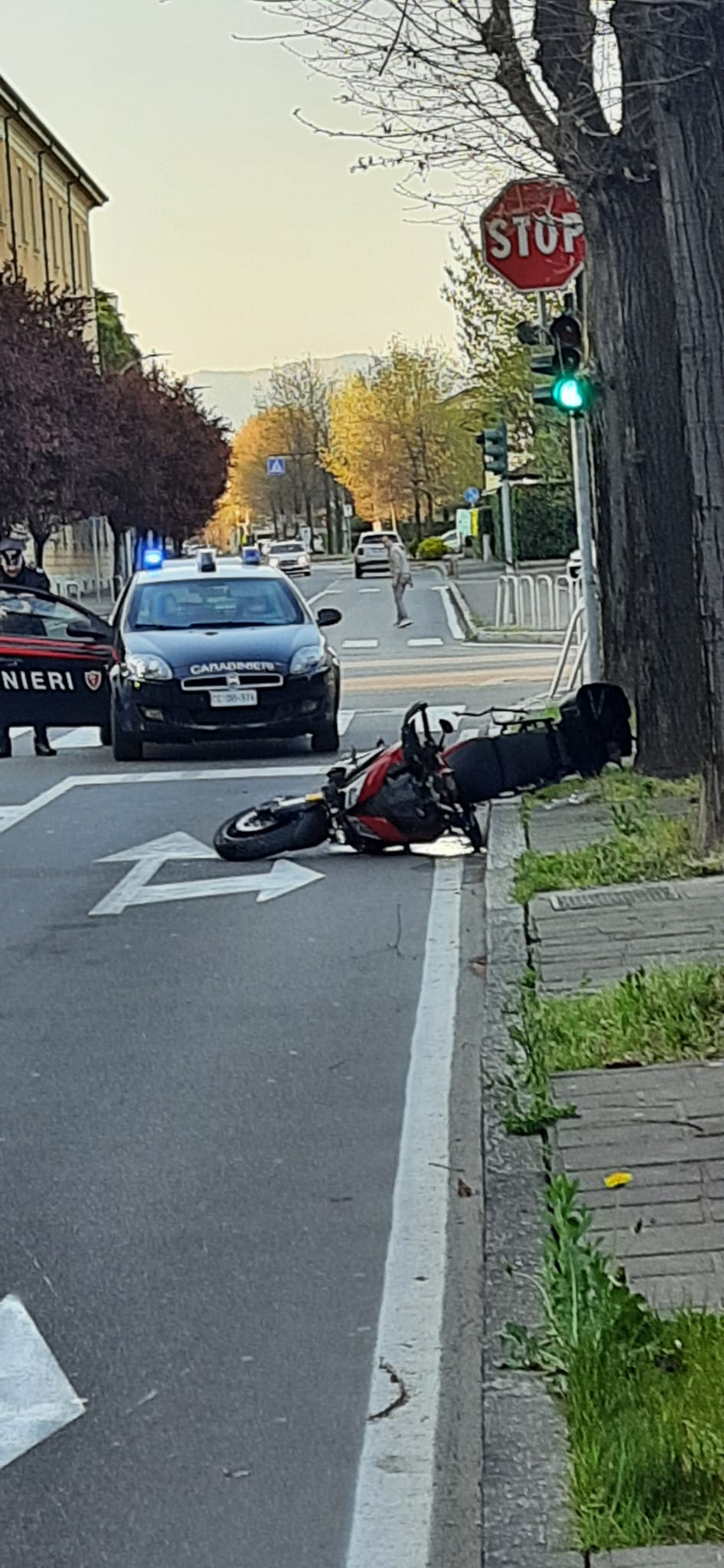 Seregno incidente moto contro auto Polizia Locale