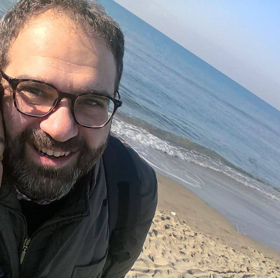 Muore il suo papà, gara di solidarietà per la bimba