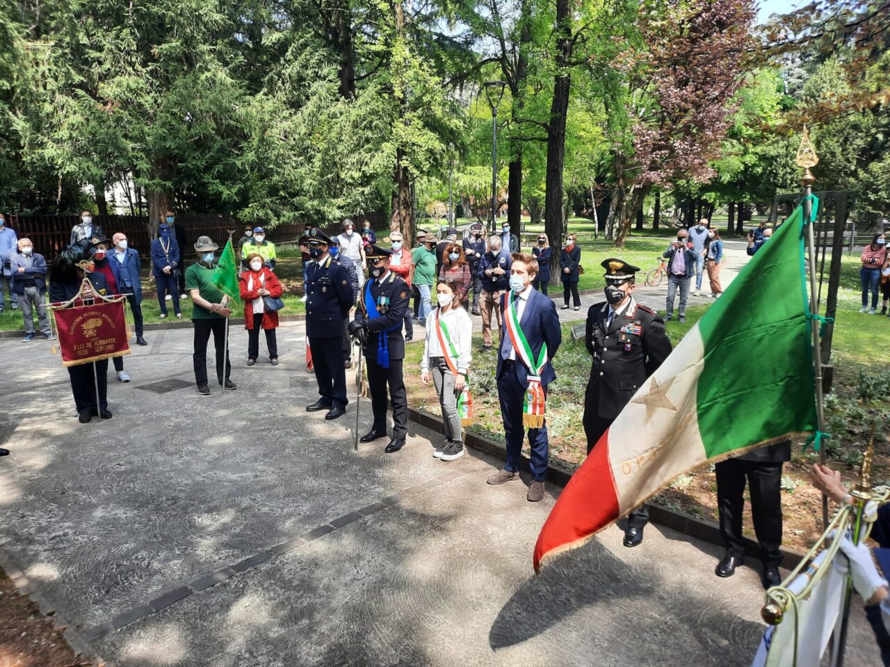Scritta inneggiante al Duce, il Pd: “Iniziativa vergognosa”