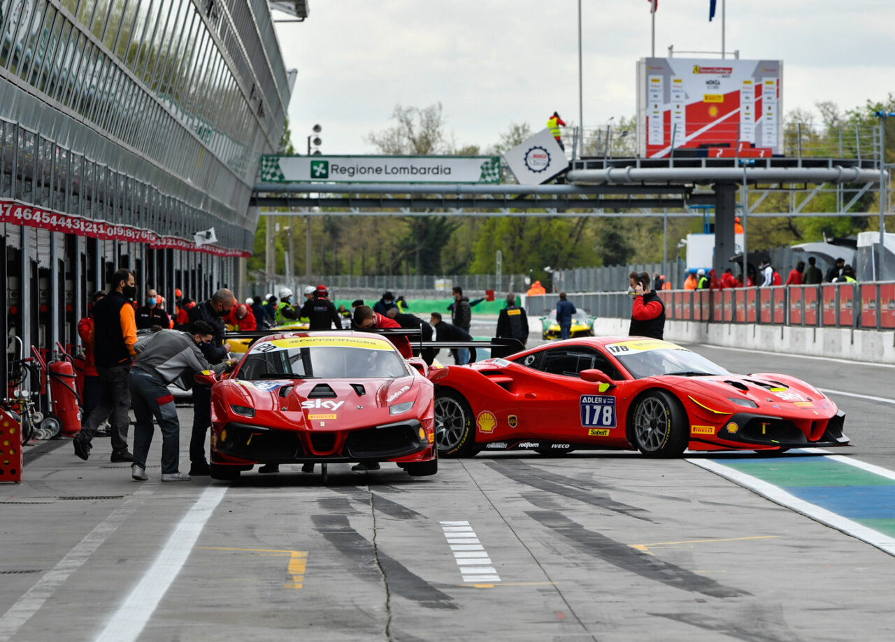 Ferrari Challenge Europe in Autodromo: le foto delle prime prove libere