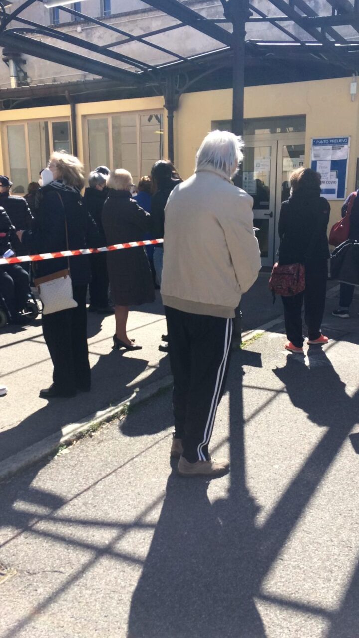 Disagi per gli anziani convocati per il vaccino all’Ospedale Vecchio di Monza