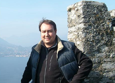 Lo scrittore Michele Allegri e “L’illuminismo dei Rosacroce”