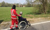 I volontari della Croce Rossa e quella mano tesa per far uscire i disabili dalla solitudine