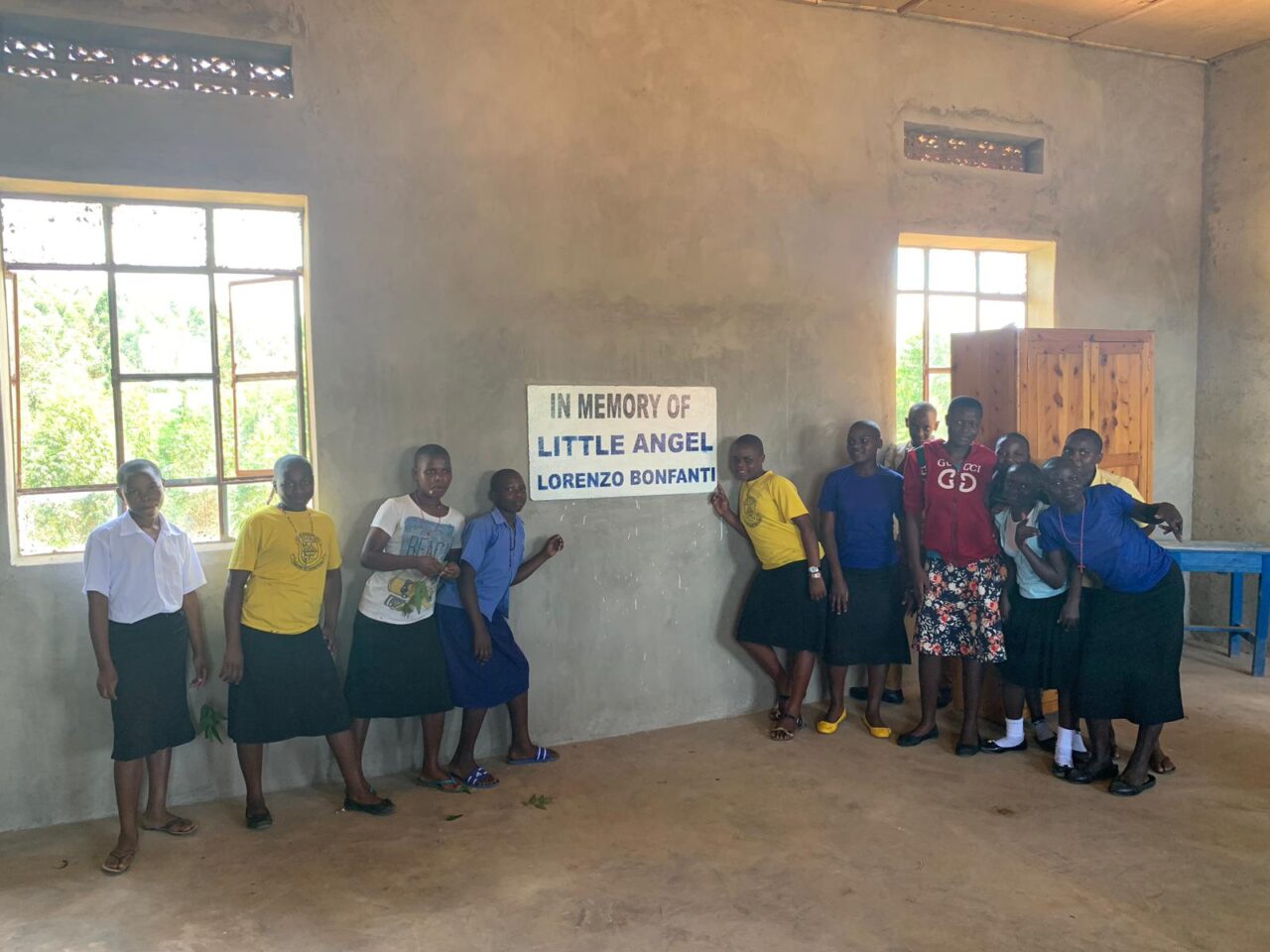 Costruire una scuola in Uganda, è partita la caccia ai… tappi di plastica!