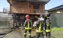 Tre squadre di Vigili del fuoco in azione a Desio per un incendio