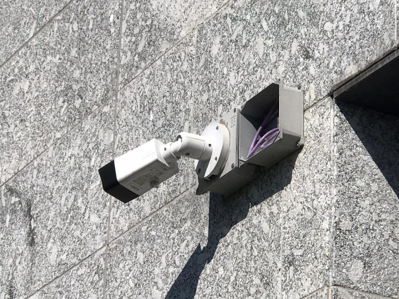 Nuove telecamere per aumentare la sicurezza davanti alle scuole di Concorezzo