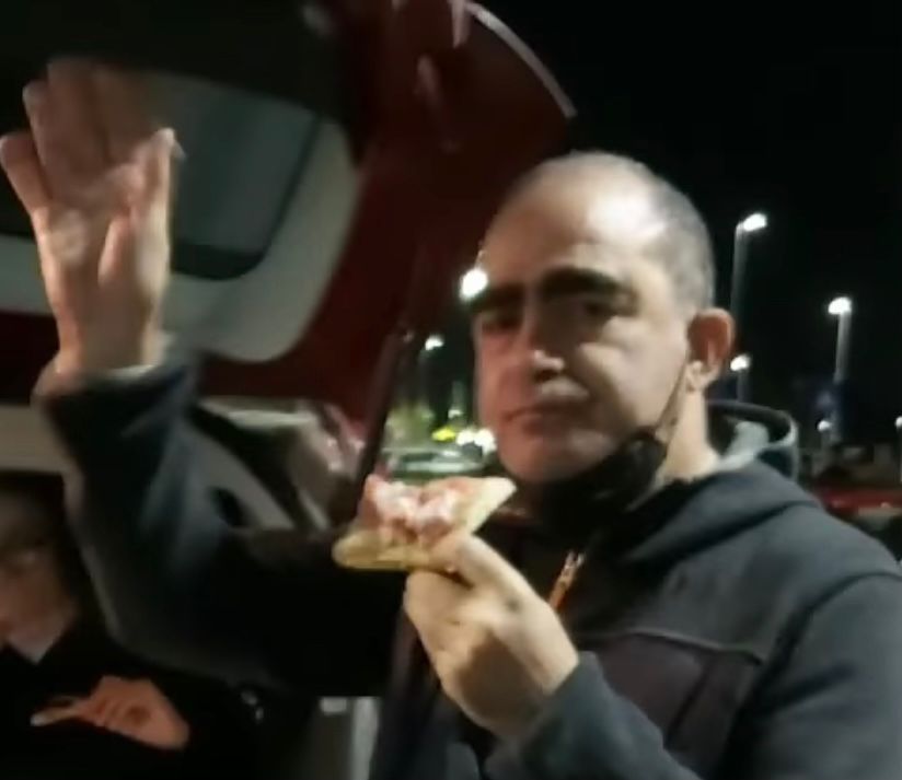 Pizza d’asporto da PizzAut anche per Elio e la sua famiglia