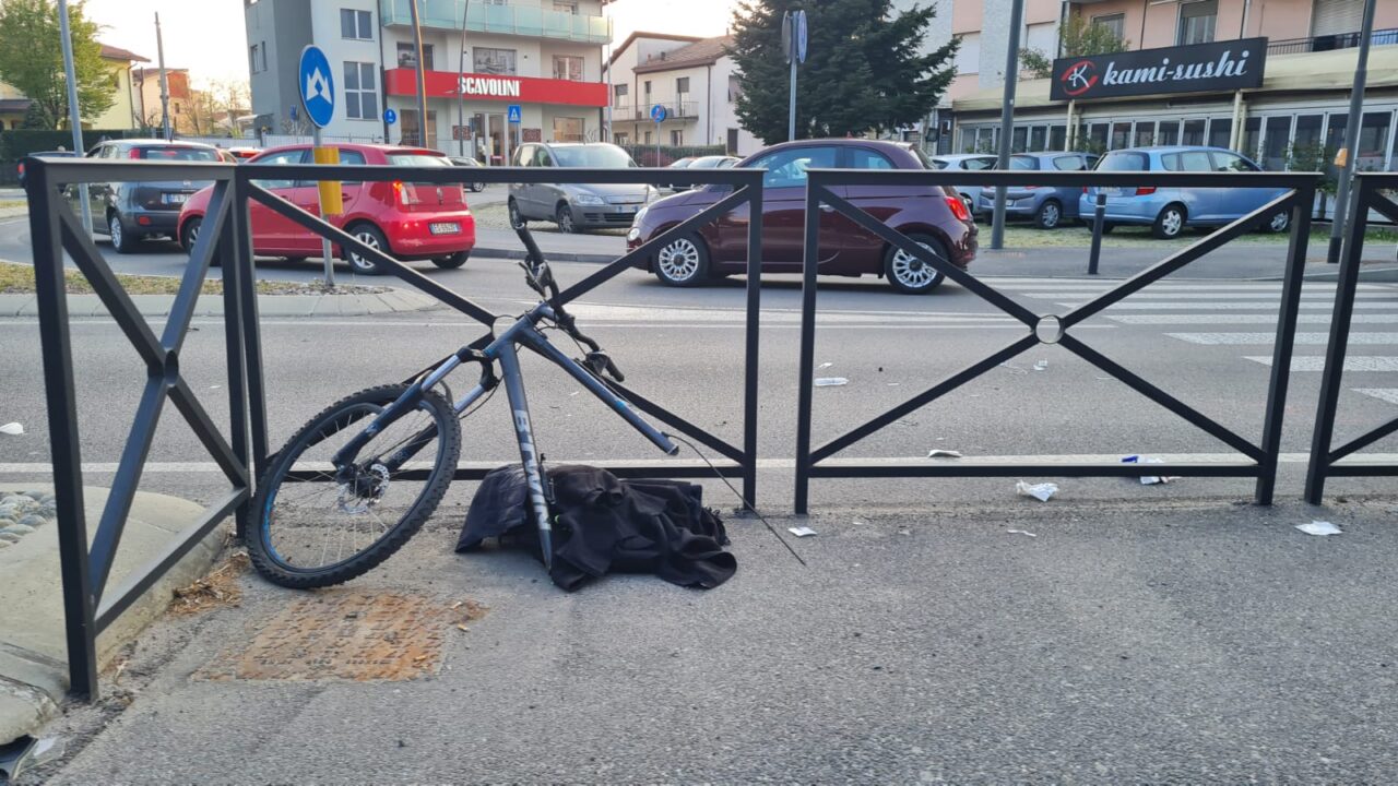 Travolto in bici, paura per un 34enne