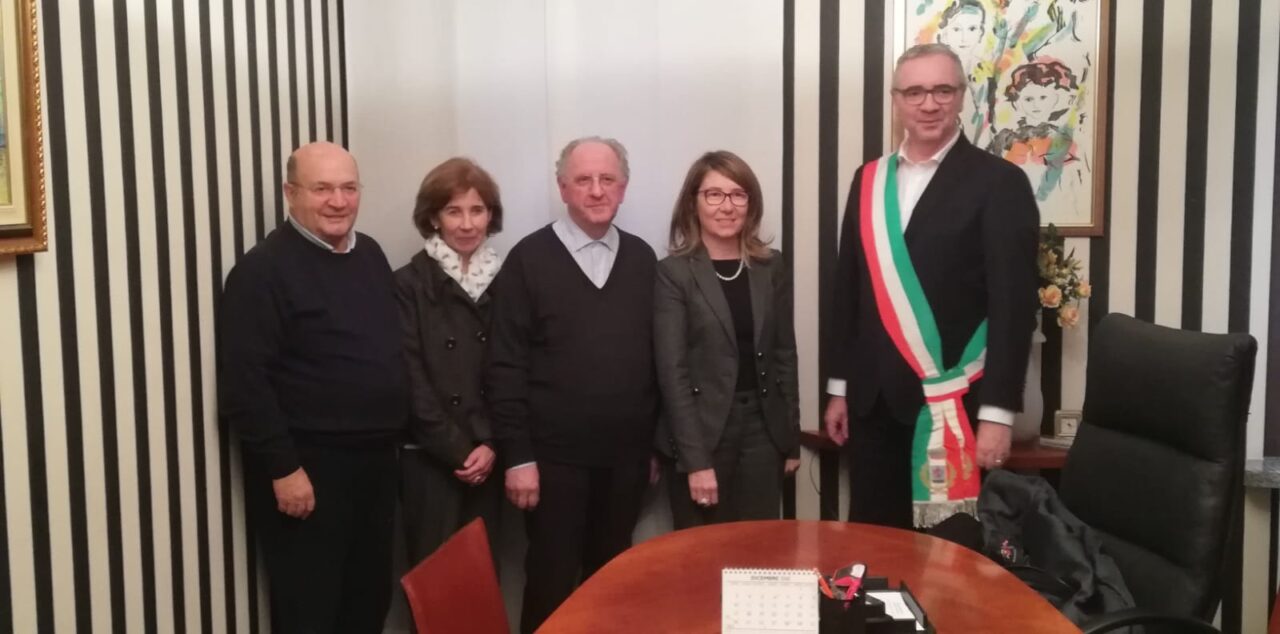 Il Covid si porta via anche il braccio destro del parroco