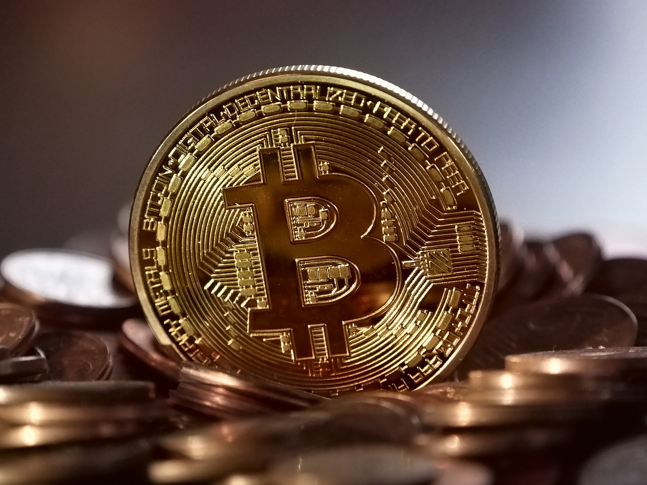 Investimenti: resta alta l’attenzione su petrolio, titoli tech e Bitcoin