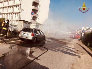 incendio Vedano auto