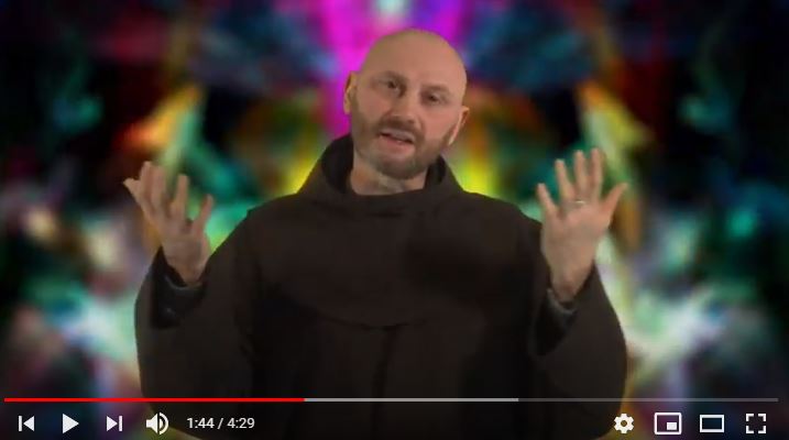 Frate Celestino ringrazia i medici con un nuovo video