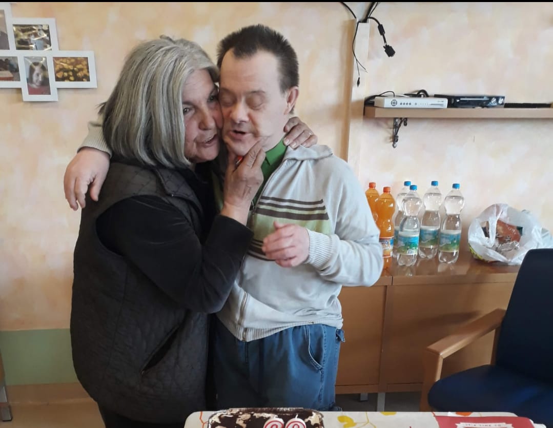 Compleanno da record per Peppi, seregnese con la sindrome di Down