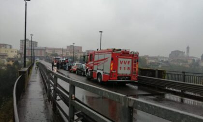 Minaccia di suicidarsi sul ponte di Trezzo, salvato da Forze dell’ordine e soccorritori