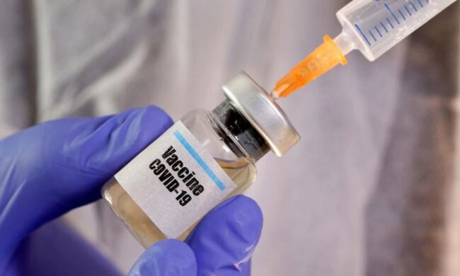Prenotazione vaccini anti Covid, nuovo servizio per gli stranieri senza codice valido