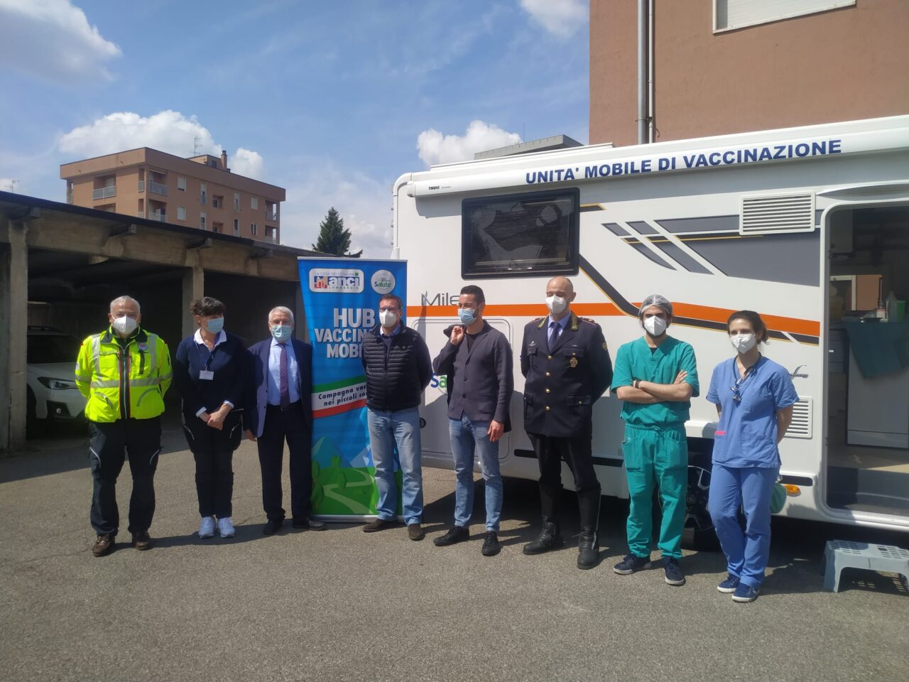 Soggetti fragili vaccinati grazie al camper di Areu: missione compiuta a Carate e Desio