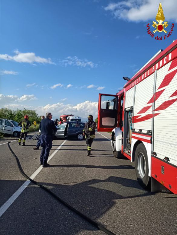 incidente scontro frontale auto Ceriano pompieri elisoccorso