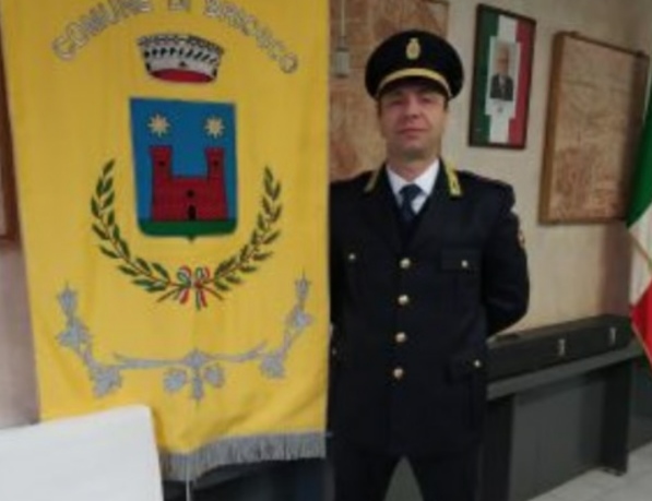 Ubriaco aggredisce il «capo» dei Vigili: risponderà di sei reati