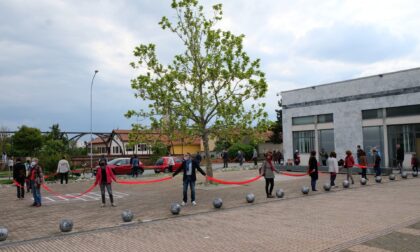 Un flash mob a sostegno della Biblioteca di Mezzago