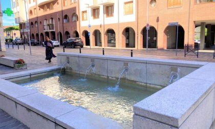 Villasanta, la fontana di Piazza Camperio è tornata a zampillare